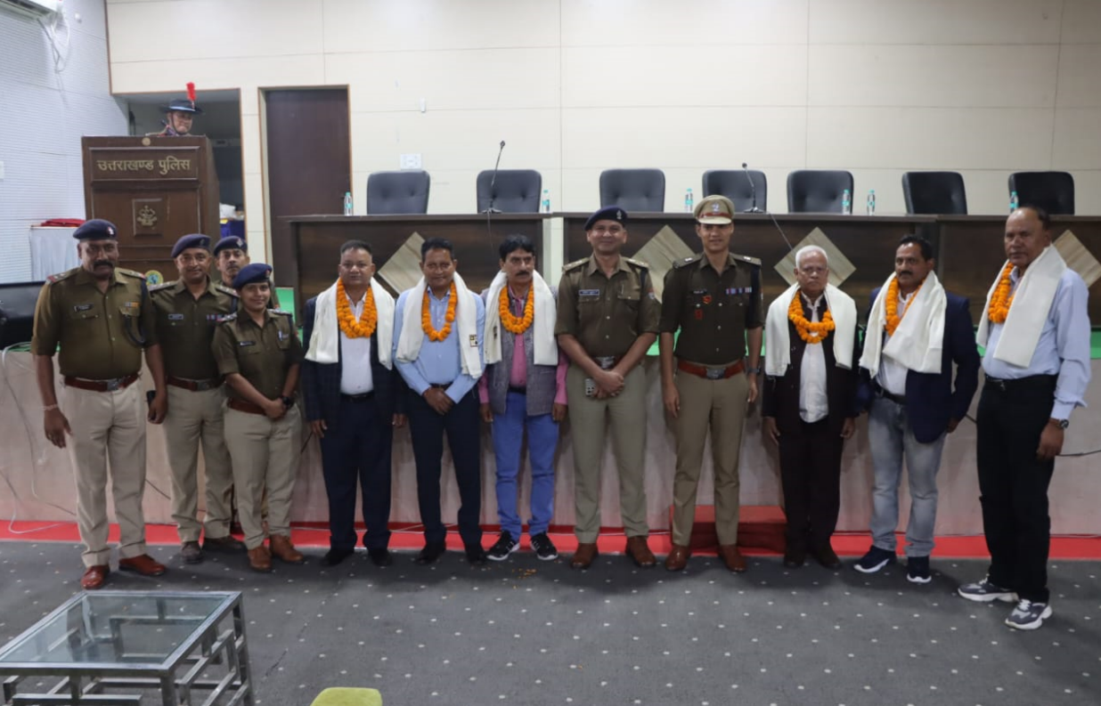 दीपावली के दिन पुलिस कर्मियों की विदाई, जिंदगी जनता की सेवा में बिताई